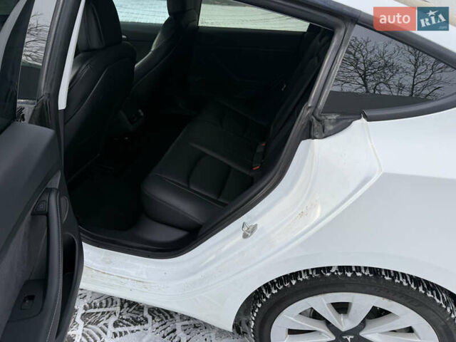 Белый Тесла Модель 3, объемом двигателя 0 л и пробегом 260 тыс. км за 19900 $, фото 22 на Automoto.ua