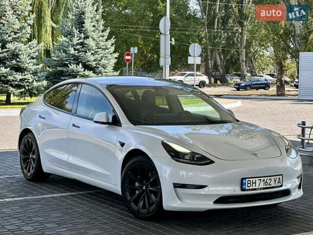Тесла Модель 3 2021 у Одесі на Automoto.ua Білий Тесла Модель 3, об'ємом двигуна 0 л та пробігом 98 тис. км за 17800 $, фото 4 на Automoto.ua