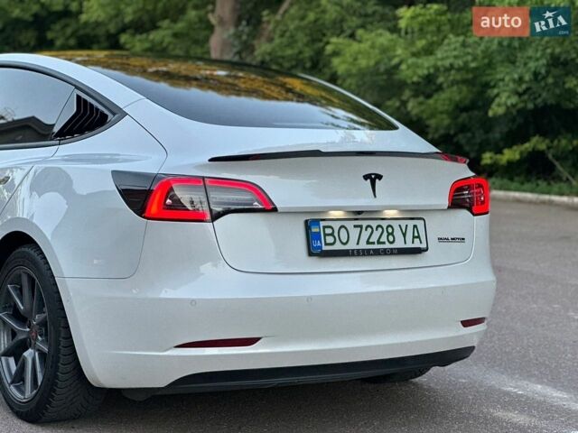 Білий Тесла Модель 3, об'ємом двигуна 0 л та пробігом 182 тис. км за 17800 $, фото 8 на Automoto.ua