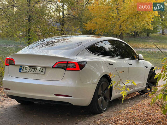 Тесла Модель 3 2021 в Днепре (Днепропетровске) на Automoto.ua Белый Тесла Модель 3, объемом двигателя 0 л и пробегом 131 тыс. км за 21500 $, фото 4 на Automoto.ua