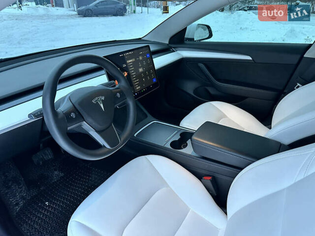 Белый Тесла Модель 3, объемом двигателя 0 л и пробегом 63 тыс. км за 15900 $, фото 9 на Automoto.ua