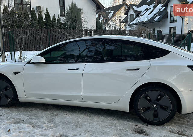 Белый Тесла Модель 3, объемом двигателя 0 л и пробегом 59 тыс. км за 18700 $, фото 7 на Automoto.ua