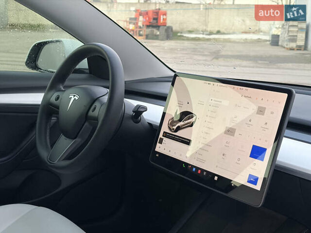 Белый Тесла Модель 3, объемом двигателя 0 л и пробегом 92 тыс. км за 21900 $, фото 31 на Automoto.ua