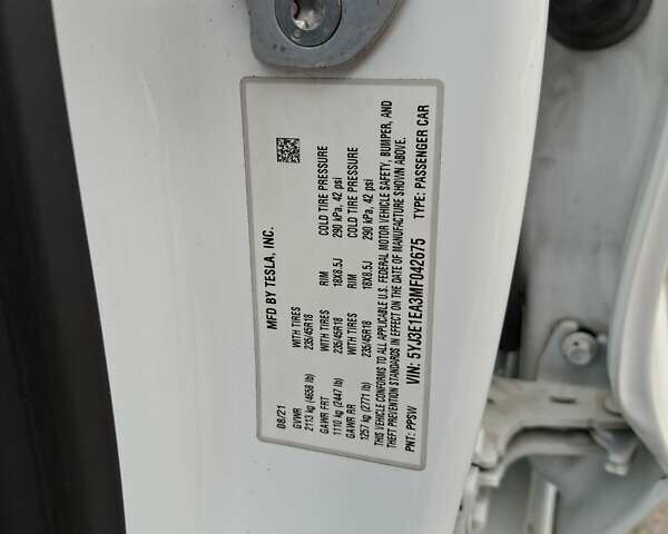 Белый Тесла Модель 3, объемом двигателя 0 л и пробегом 105 тыс. км за 20800 $, фото 9 на Automoto.ua