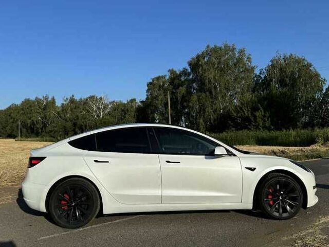 Білий Тесла Модель 3, об'ємом двигуна 0 л та пробігом 71 тис. км за 15000 $, фото 4 на Automoto.ua