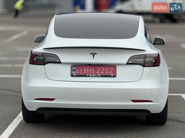 Білий Тесла Модель 3, об'ємом двигуна 0 л та пробігом 129 тис. км за 24300 $, фото 8 на Automoto.ua
