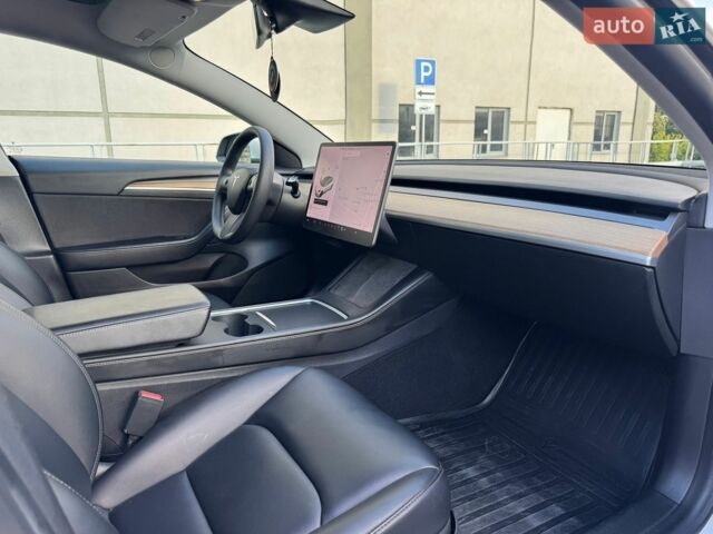 Білий Тесла Модель 3, об'ємом двигуна 0 л та пробігом 165 тис. км за 16900 $, фото 10 на Automoto.ua