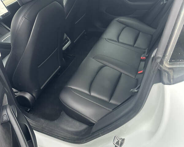 Белый Тесла Модель 3, объемом двигателя 0 л и пробегом 42 тыс. км за 22200 $, фото 10 на Automoto.ua