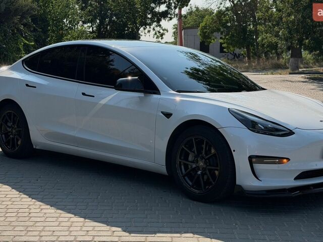 Білий Тесла Модель 3, об'ємом двигуна 0 л та пробігом 114 тис. км за 19999 $, фото 4 на Automoto.ua