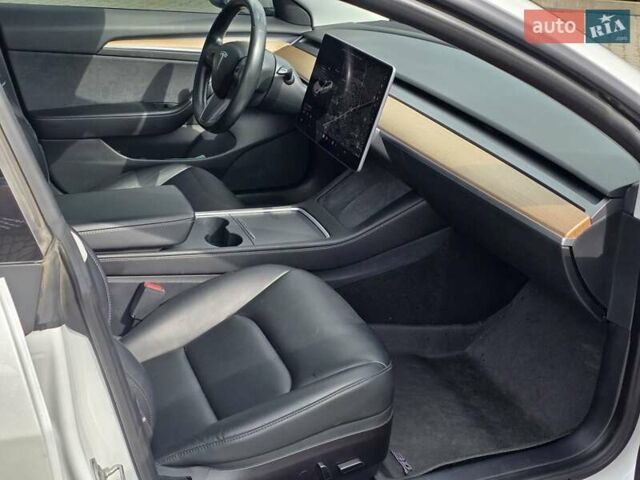 Білий Тесла Модель 3, об'ємом двигуна 0 л та пробігом 91 тис. км за 22999 $, фото 22 на Automoto.ua