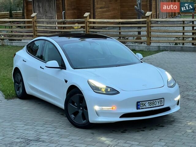 Білий Тесла Модель 3, об'ємом двигуна 0 л та пробігом 113 тис. км за 16200 $, фото 2 на Automoto.ua