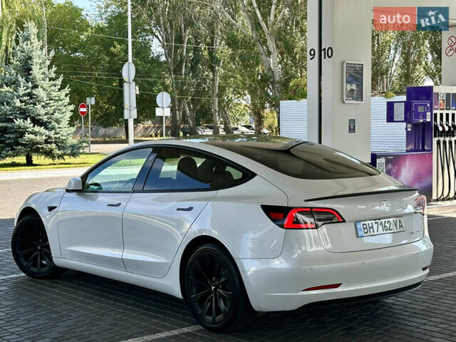 Тесла Модель 3 2021 у Одесі на Automoto.ua Білий Тесла Модель 3, об'ємом двигуна 0 л та пробігом 98 тис. км за 17800 $, фото 26 на Automoto.ua