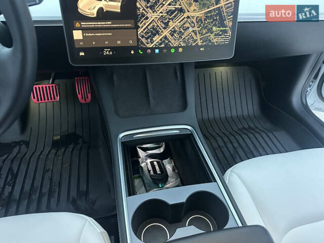 Білий Тесла Модель 3, об'ємом двигуна 0 л та пробігом 78 тис. км за 27700 $, фото 30 на Automoto.ua