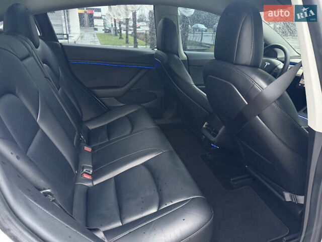 Белый Тесла Модель 3, объемом двигателя 0 л и пробегом 100 тыс. км за 19500 $, фото 11 на Automoto.ua