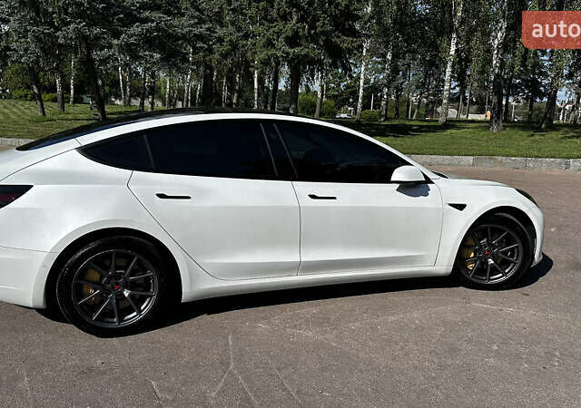 Белый Тесла Модель 3, объемом двигателя 0 л и пробегом 108 тыс. км за 22000 $, фото 9 на Automoto.ua