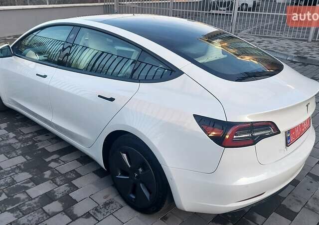 Білий Тесла Модель 3, об'ємом двигуна 0 л та пробігом 60 тис. км за 22600 $, фото 4 на Automoto.ua