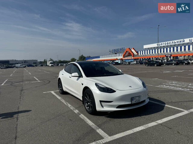 Білий Тесла Модель 3, об'ємом двигуна 0 л та пробігом 128 тис. км за 21500 $, фото 1 на Automoto.ua