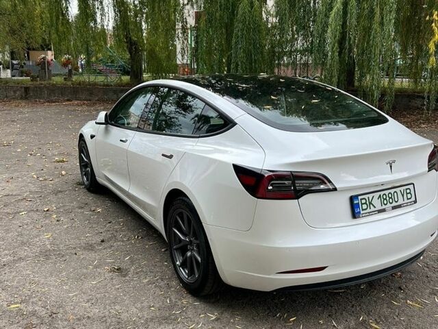 Белый Тесла Модель 3, объемом двигателя 0 л и пробегом 110 тыс. км за 18000 $, фото 6 на Automoto.ua