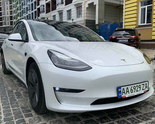 Белый Тесла Модель 3, объемом двигателя 0 л и пробегом 49 тыс. км за 18000 $, фото 11 на Automoto.ua