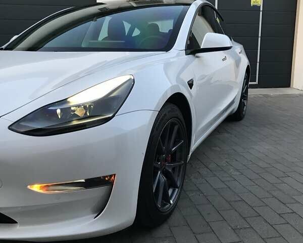 Білий Тесла Модель 3, об'ємом двигуна 0 л та пробігом 14 тис. км за 23900 $, фото 5 на Automoto.ua