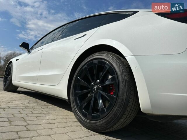 Белый Тесла Модель 3, объемом двигателя 0 л и пробегом 95 тыс. км за 20000 $, фото 10 на Automoto.ua