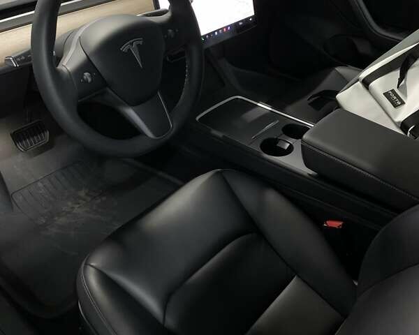 Білий Тесла Модель 3, об'ємом двигуна 0 л та пробігом 65 тис. км за 31000 $, фото 7 на Automoto.ua