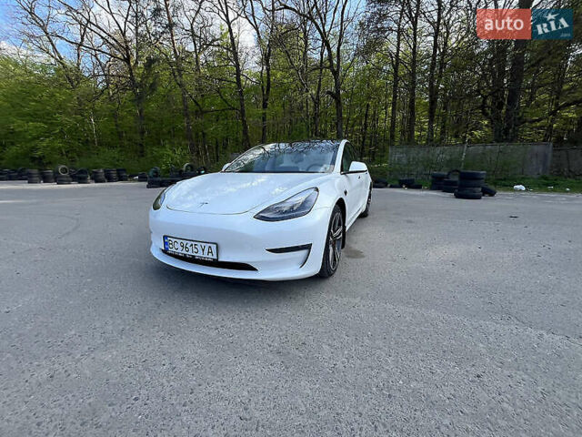 Белый Тесла Модель 3, объемом двигателя 0 л и пробегом 73 тыс. км за 16100 $, фото 3 на Automoto.ua