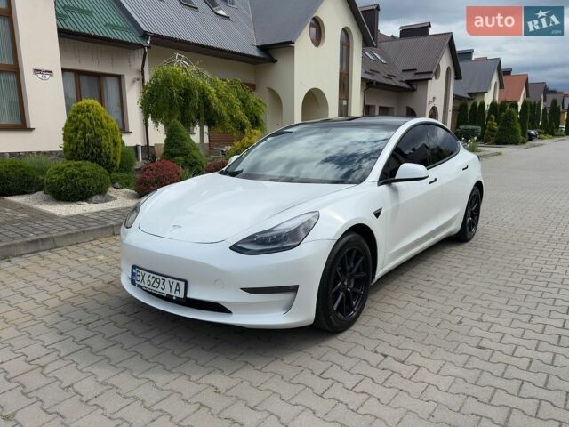Белый Тесла Модель 3, объемом двигателя 0 л и пробегом 6 тыс. км за 21300 $, фото 1 на Automoto.ua