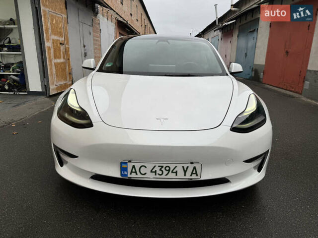 Белый Тесла Модель 3, объемом двигателя 0 л и пробегом 45 тыс. км за 28000 $, фото 1 на Automoto.ua