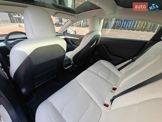 Тесла Модель 3 2021 у Одесі на Automoto.ua Білий Тесла Модель 3, об'ємом двигуна 0 л та пробігом 56 тис. км за 18989 $, фото 7 на Automoto.ua