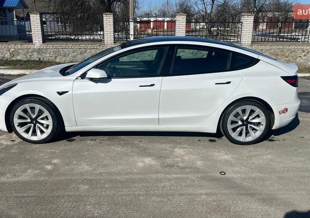 Белый Тесла Модель 3, объемом двигателя 0 л и пробегом 168 тыс. км за 17500 $, фото 2 на Automoto.ua
