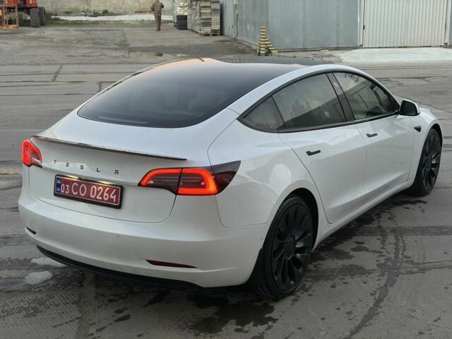 Белый Тесла Модель 3, объемом двигателя 0 л и пробегом 92 тыс. км за 21900 $, фото 4 на Automoto.ua