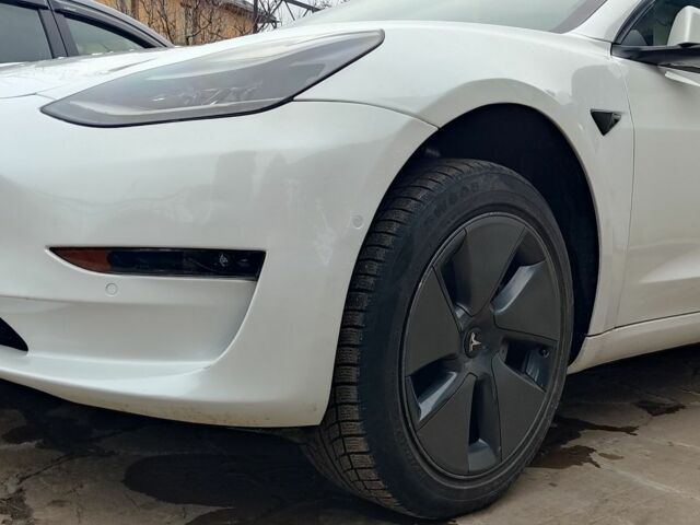 Белый Тесла Модель 3, объемом двигателя 0 л и пробегом 59 тыс. км за 17500 $, фото 2 на Automoto.ua