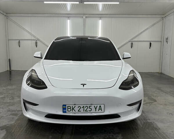 Білий Тесла Модель 3, об'ємом двигуна 0 л та пробігом 113 тис. км за 20200 $, фото 8 на Automoto.ua