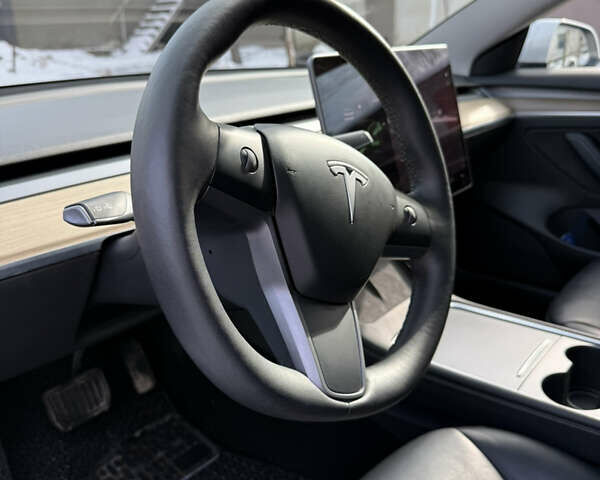 Білий Тесла Модель 3, об'ємом двигуна 0 л та пробігом 91 тис. км за 16700 $, фото 5 на Automoto.ua