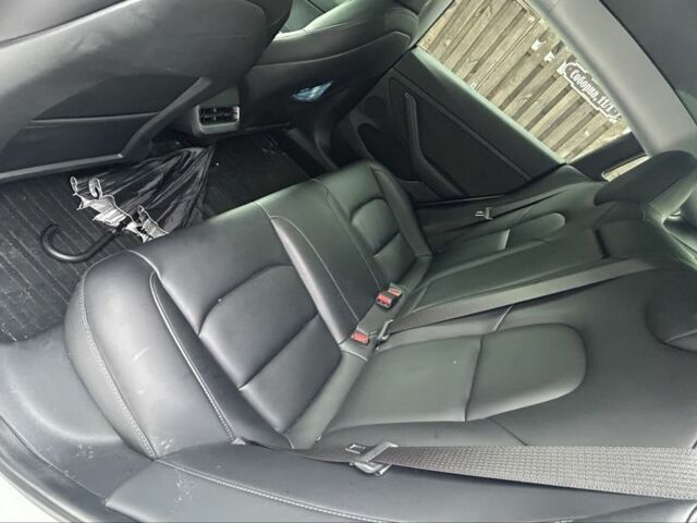 Білий Тесла Модель 3, об'ємом двигуна 0 л та пробігом 59 тис. км за 19700 $, фото 11 на Automoto.ua