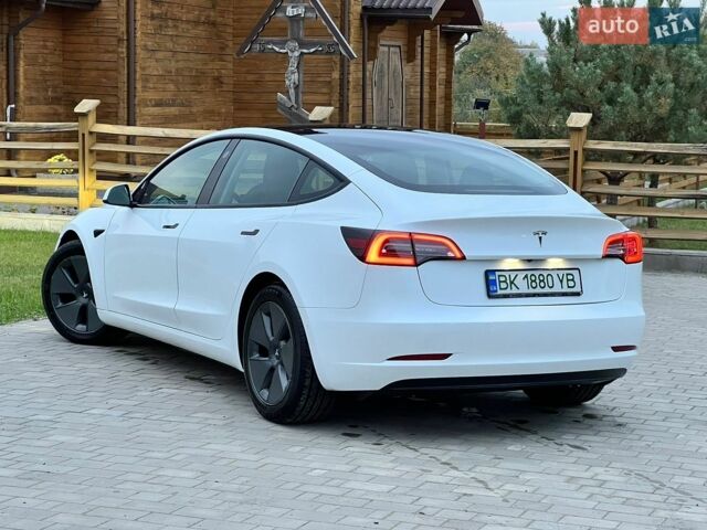 Білий Тесла Модель 3, об'ємом двигуна 0 л та пробігом 113 тис. км за 16200 $, фото 8 на Automoto.ua