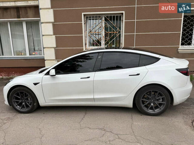 Белый Тесла Модель 3, объемом двигателя 0 л и пробегом 74 тыс. км за 21500 $, фото 6 на Automoto.ua