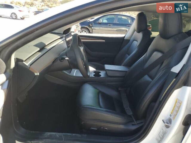 Белый Тесла Модель 3, объемом двигателя 0 л и пробегом 60 тыс. км за 19000 $, фото 22 на Automoto.ua