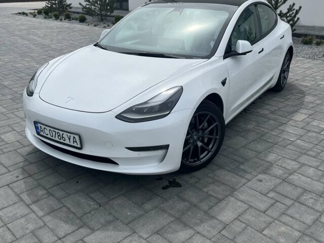 Білий Тесла Модель 3, об'ємом двигуна 0 л та пробігом 55 тис. км за 19500 $, фото 2 на Automoto.ua