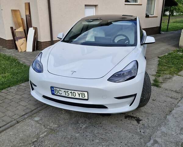Белый Тесла Модель 3, объемом двигателя 0 л и пробегом 56 тыс. км за 21200 $, фото 1 на Automoto.ua