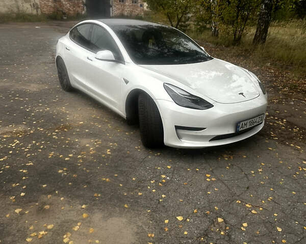 Белый Тесла Модель 3, объемом двигателя 0 л и пробегом 76 тыс. км за 22500 $, фото 2 на Automoto.ua