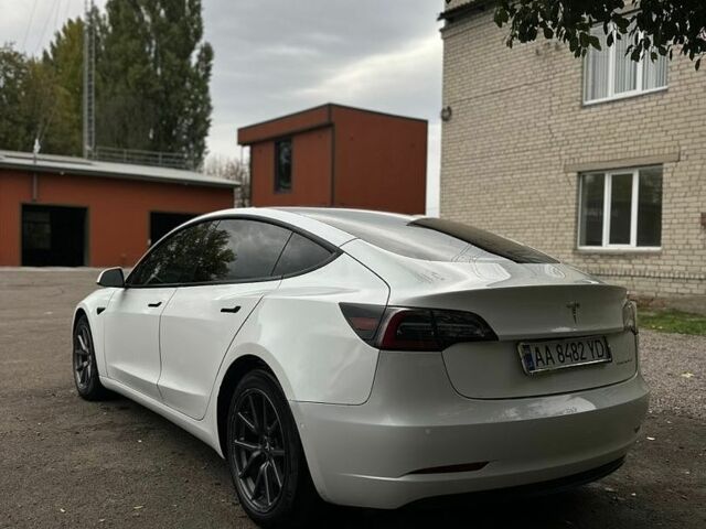 Білий Тесла Модель 3, об'ємом двигуна 0 л та пробігом 200 тис. км за 18000 $, фото 2 на Automoto.ua