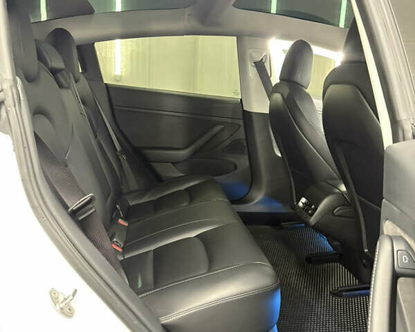 Білий Тесла Модель 3, об'ємом двигуна 0 л та пробігом 113 тис. км за 20200 $, фото 82 на Automoto.ua