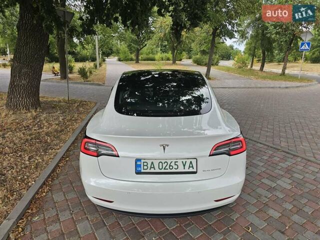 Тесла Модель 3 2021 в Кропивницком (Кировограде) на Automoto.ua Белый Тесла Модель 3, объемом двигателя 0 л и пробегом 20 тыс. км за 29500 $, фото 28 на Automoto.ua