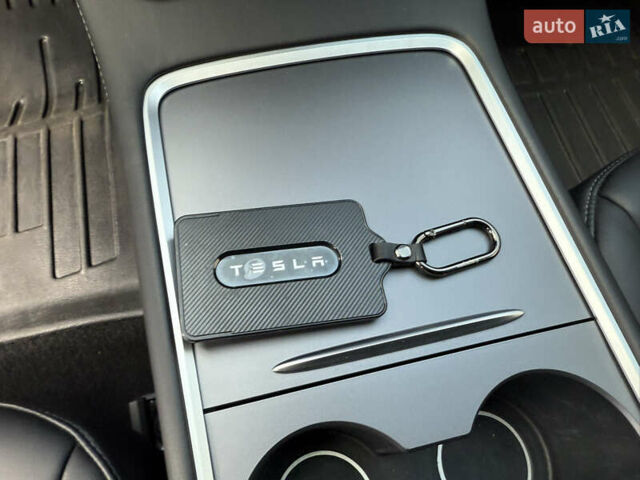 Белый Тесла Модель 3, объемом двигателя 0 л и пробегом 37 тыс. км за 19999 $, фото 114 на Automoto.ua