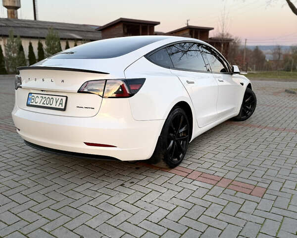 Білий Тесла Модель 3, об'ємом двигуна 0 л та пробігом 76 тис. км за 21500 $, фото 5 на Automoto.ua