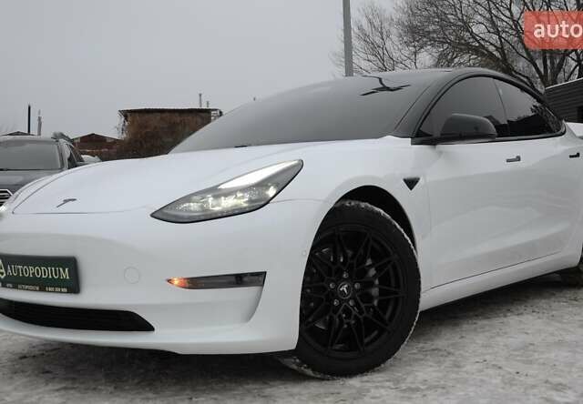 Белый Тесла Модель 3, объемом двигателя 0 л и пробегом 37 тыс. км за 17999 $, фото 13 на Automoto.ua