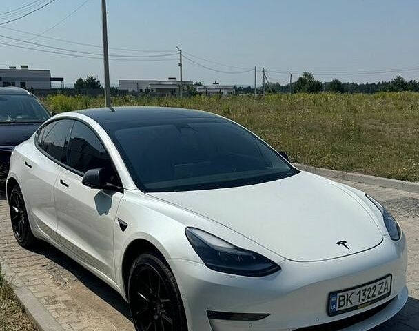 Білий Тесла Модель 3, об'ємом двигуна 0 л та пробігом 106 тис. км за 15900 $, фото 3 на Automoto.ua
