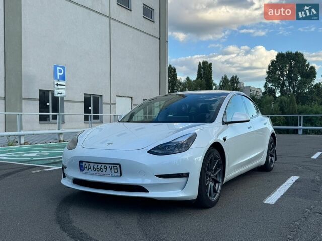 Білий Тесла Модель 3, об'ємом двигуна 0 л та пробігом 165 тис. км за 16900 $, фото 1 на Automoto.ua